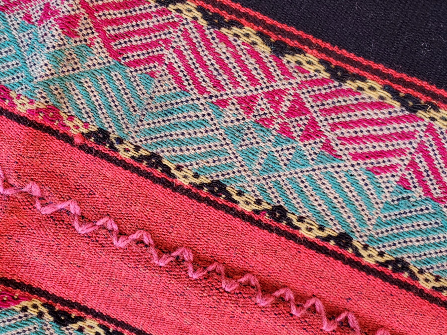 Colorful Inti Mesa Cloth - Image 2
